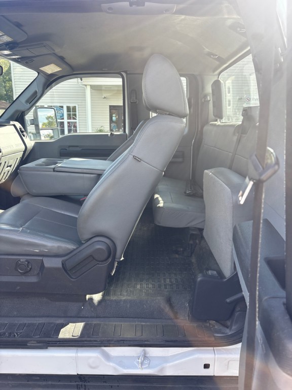 2011 Ford F-250 Image 10