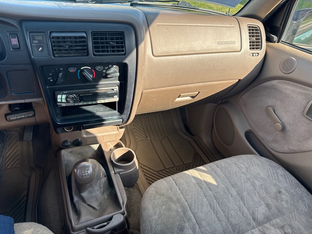 2002 Toyota Tacoma Image 13