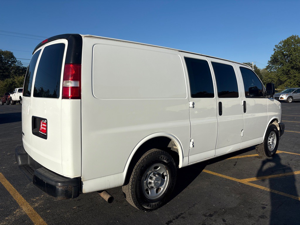 2017 Chevrolet Express Image 6