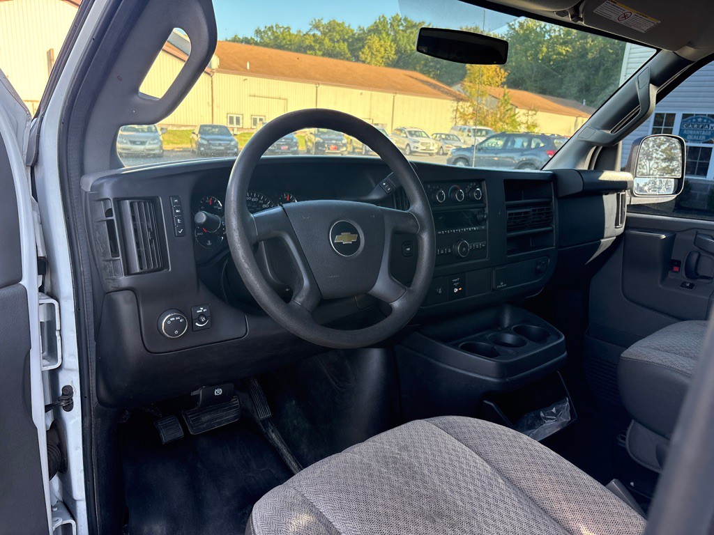 2017 Chevrolet Express Image 14