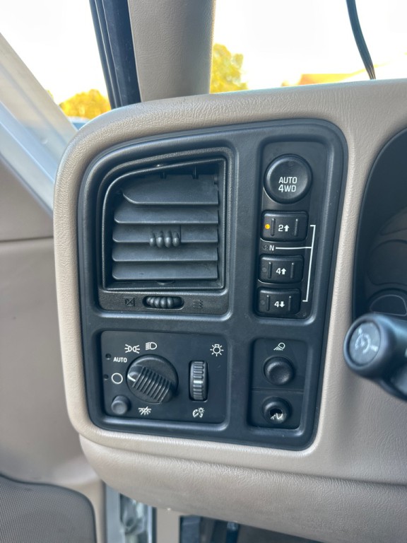 2003 Chevrolet Silverado 1500 Image 17
