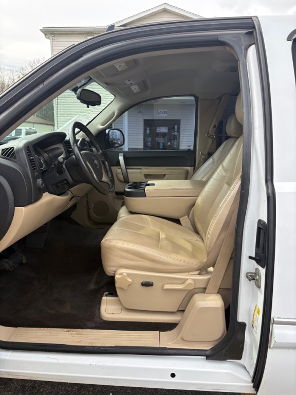 2011 Chevrolet Silverado 1500 Image 10