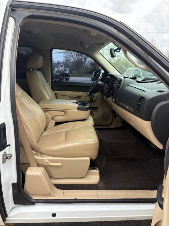 2011 Chevrolet Silverado 1500 Image 12