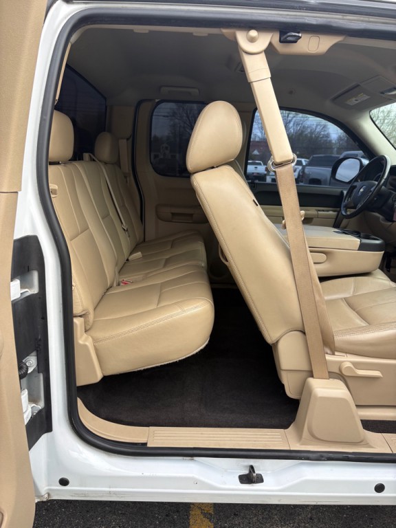 2011 Chevrolet Silverado 1500 Image 13