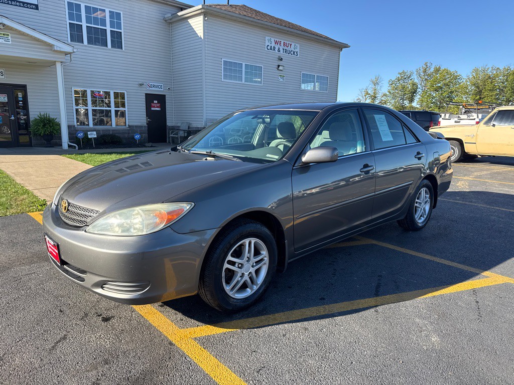 2004 Toyota Camry Image 2