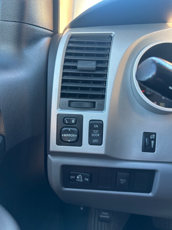2008 Toyota Tundra Image 17