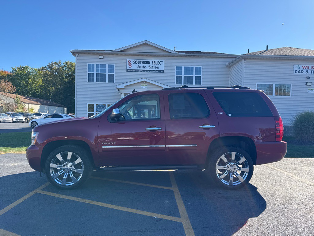 2011 Chevrolet Tahoe Image 1
