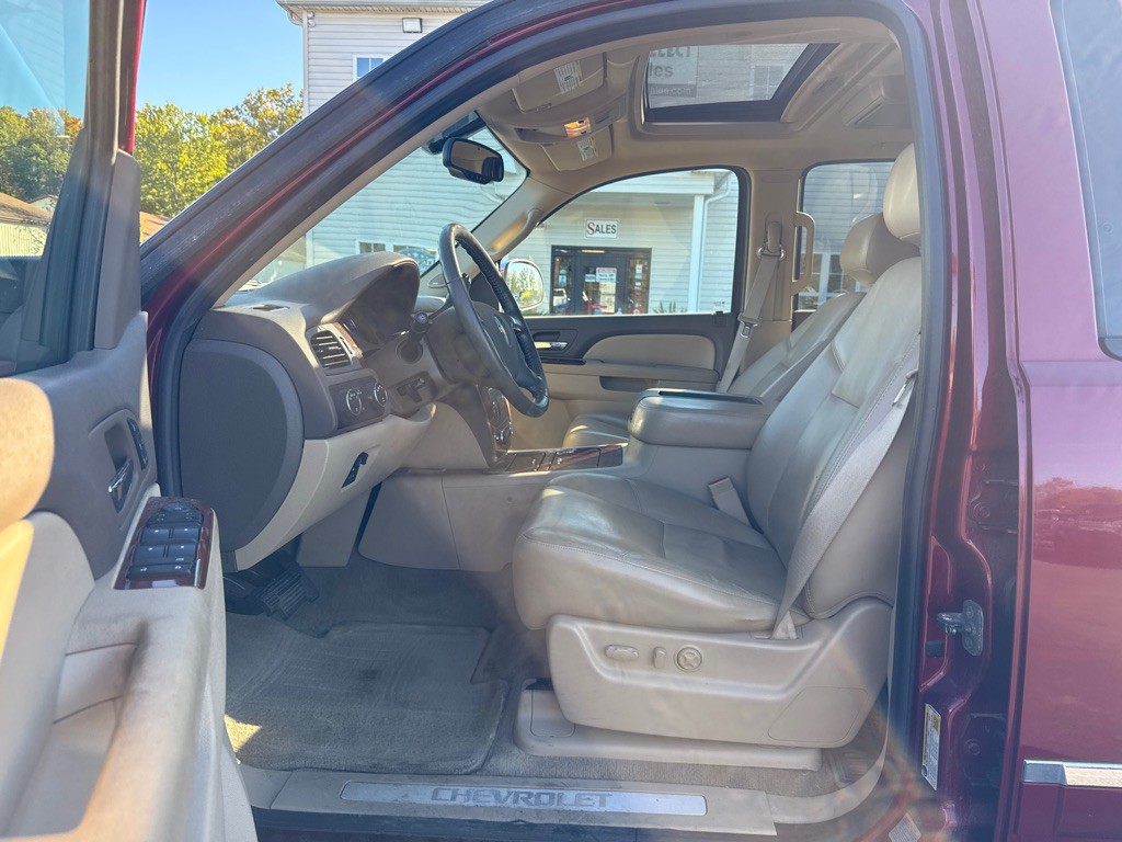 2011 Chevrolet Tahoe Image 10