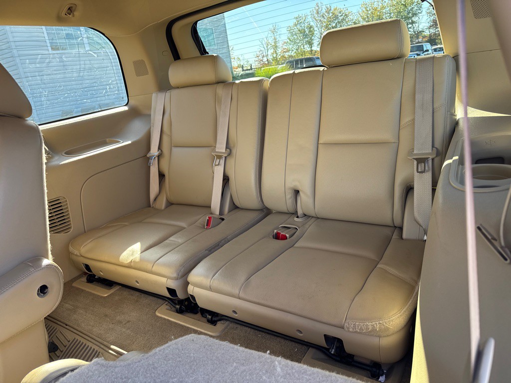 2011 Chevrolet Tahoe Image 12