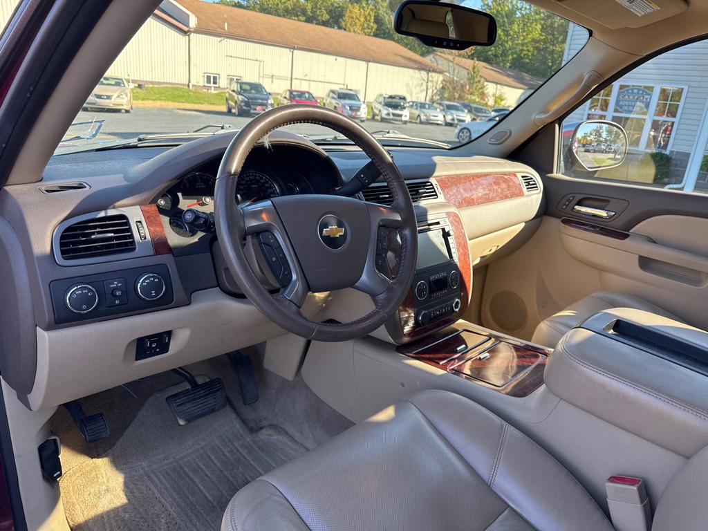 2011 Chevrolet Tahoe Image 17
