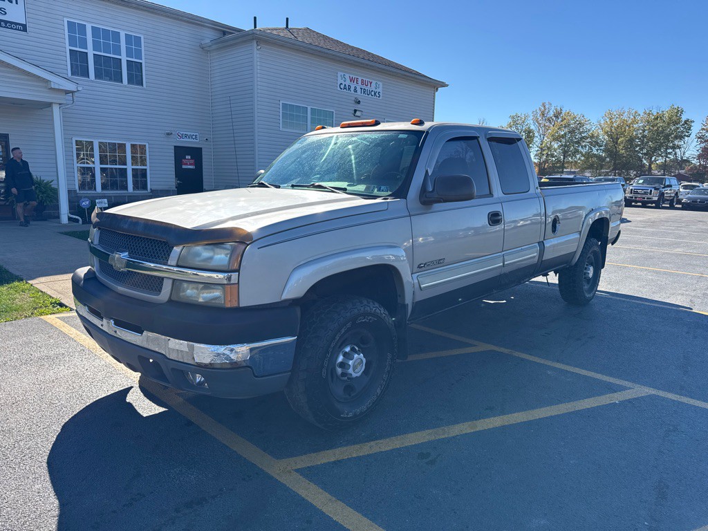 2004 Chevrolet Silverado 1500 Image 2