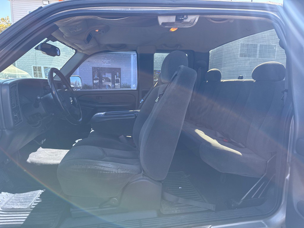 2004 Chevrolet Silverado 1500 Image 11