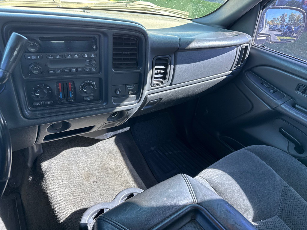 2004 Chevrolet Silverado 1500 Image 14