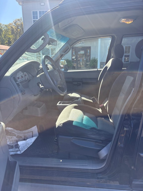 2003 Ford Explorer Image 9