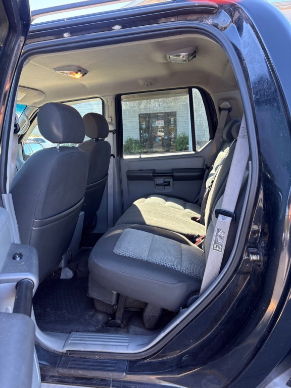 2003 Ford Explorer Image 10