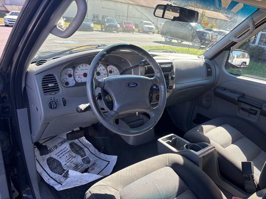 2003 Ford Explorer Image 13