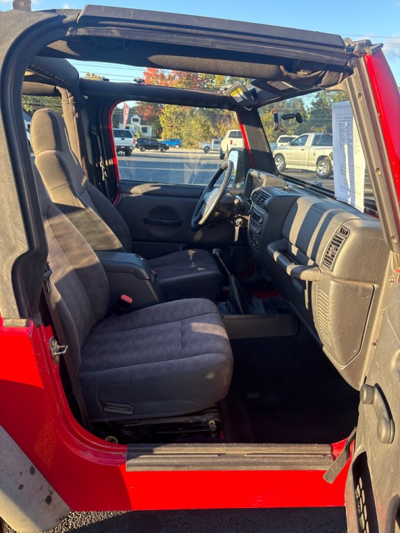 2005 Jeep Wrangler Image 10