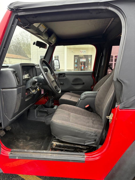 2005 Jeep Wrangler Image 9