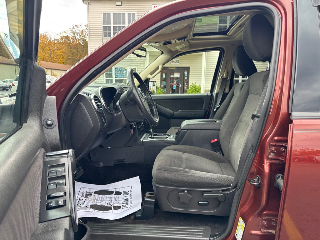 2010 Ford Explorer Image 9