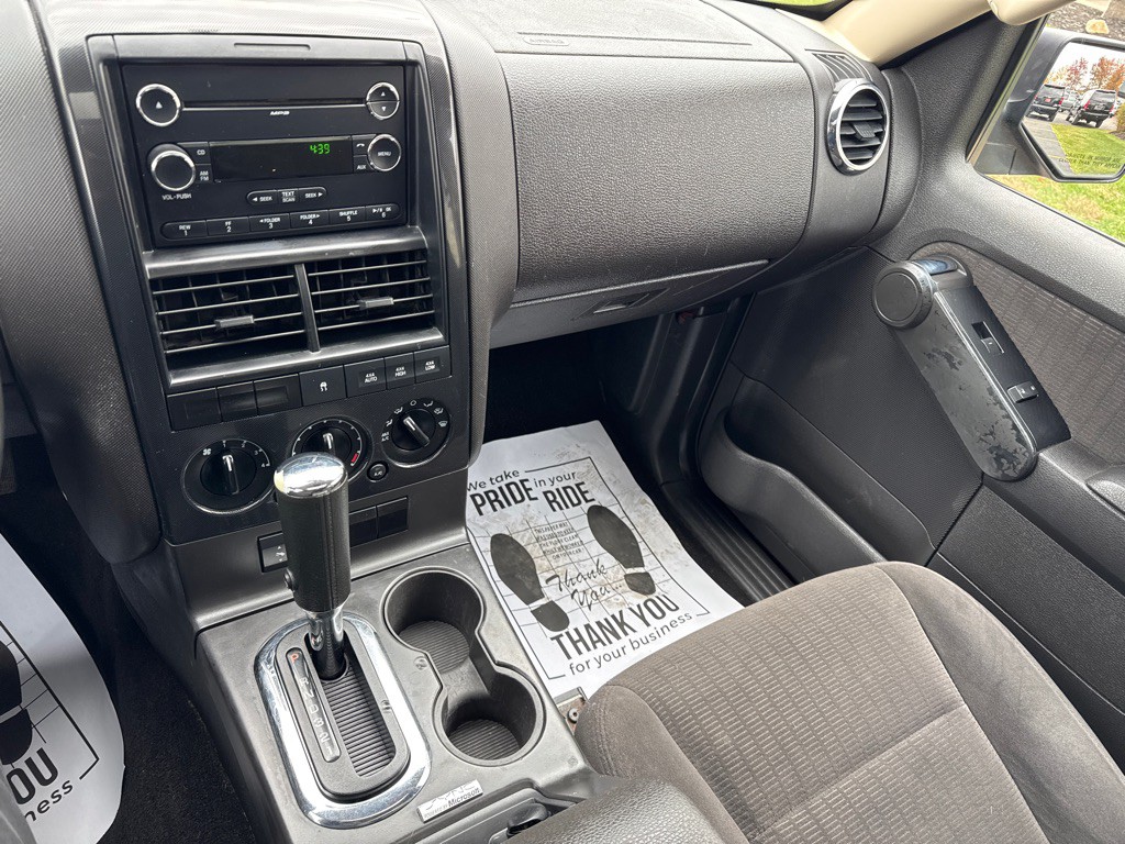2010 Ford Explorer Image 17