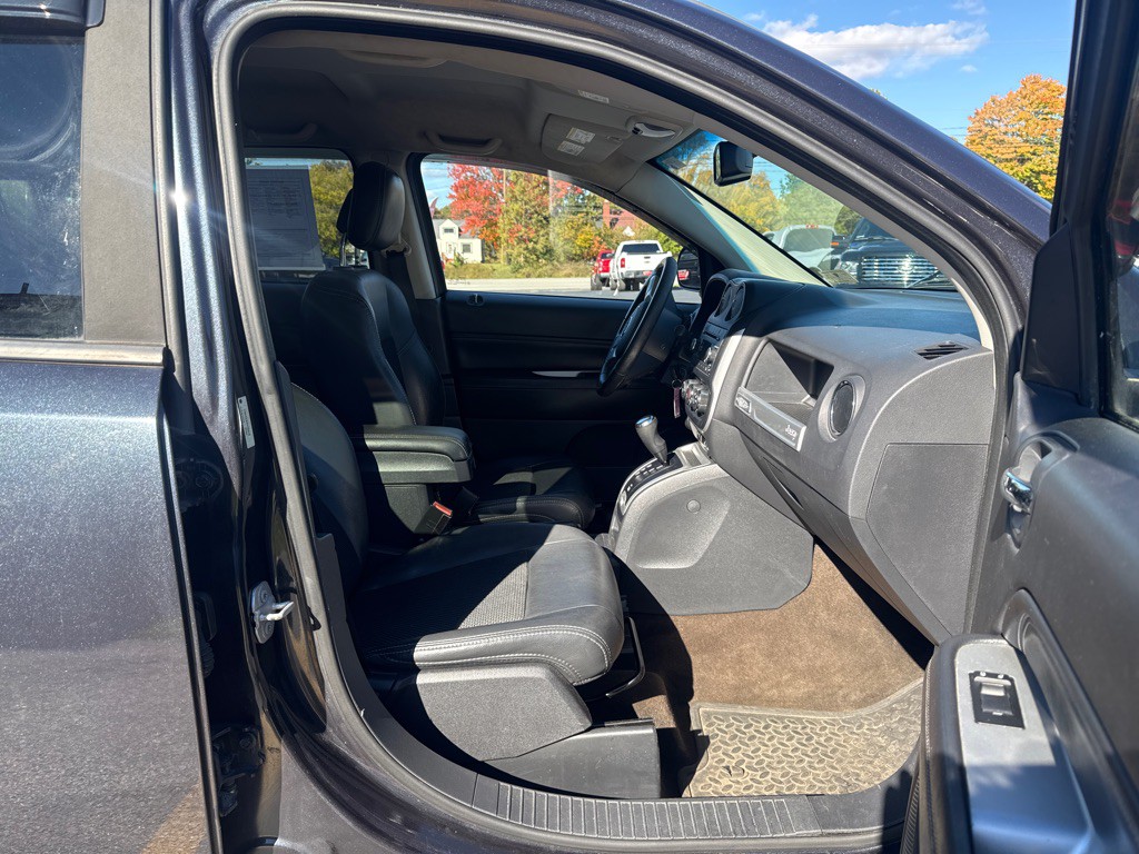 2015 Jeep Compass Image 12