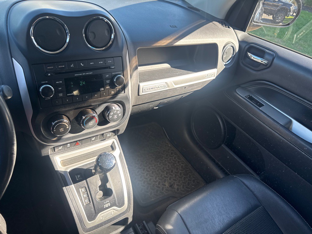2015 Jeep Compass Image 16