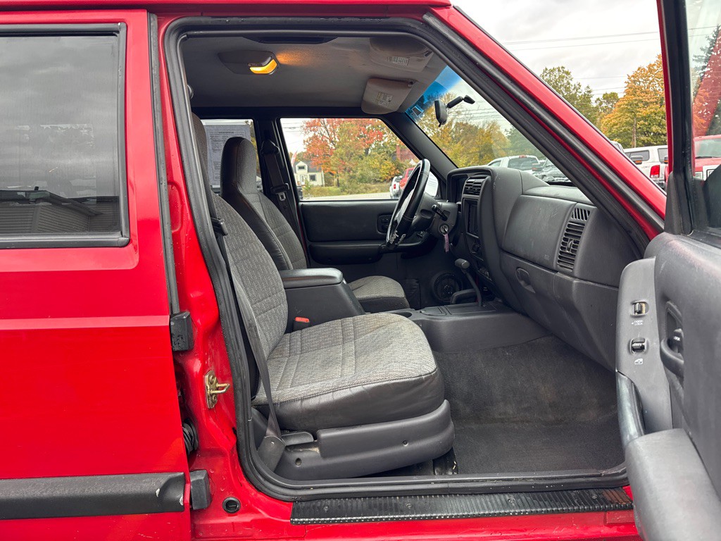 2001 Jeep Cherokee Image 12