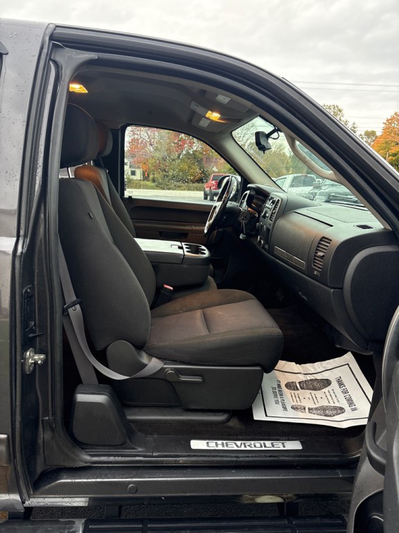 2011 Chevrolet Silverado 1500 Image 11