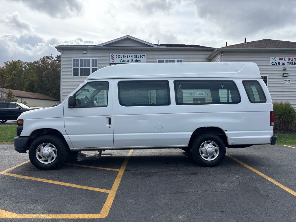 2013 Ford Econoline Image 1