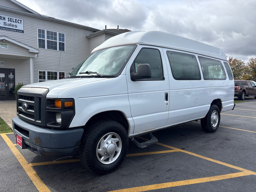 2013 Ford Econoline Image 2