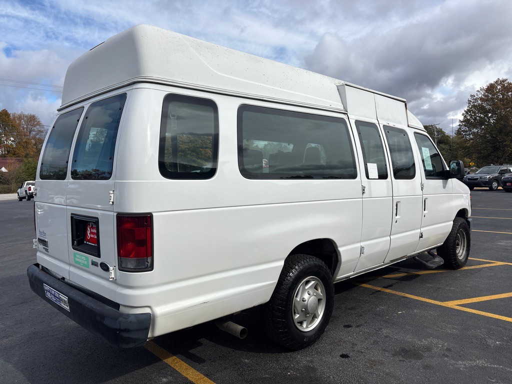2013 Ford Econoline Image 6