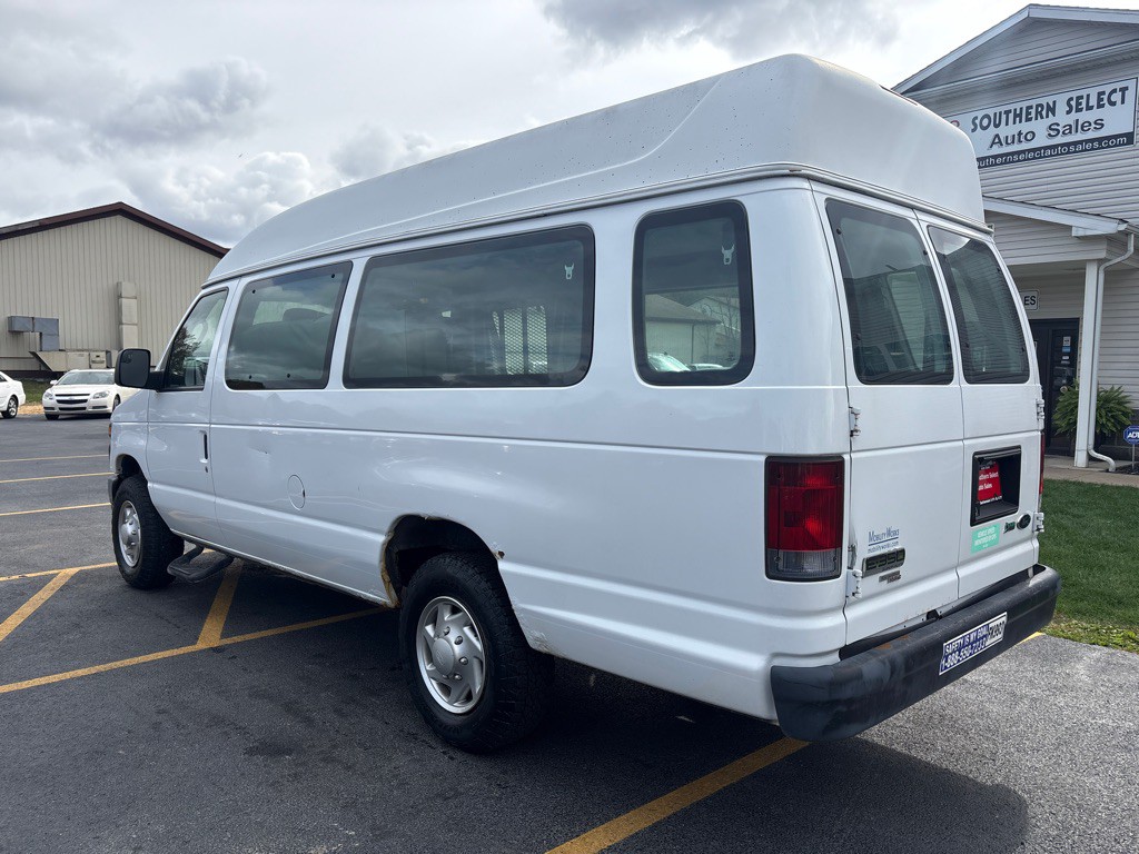 2013 Ford Econoline Image 8