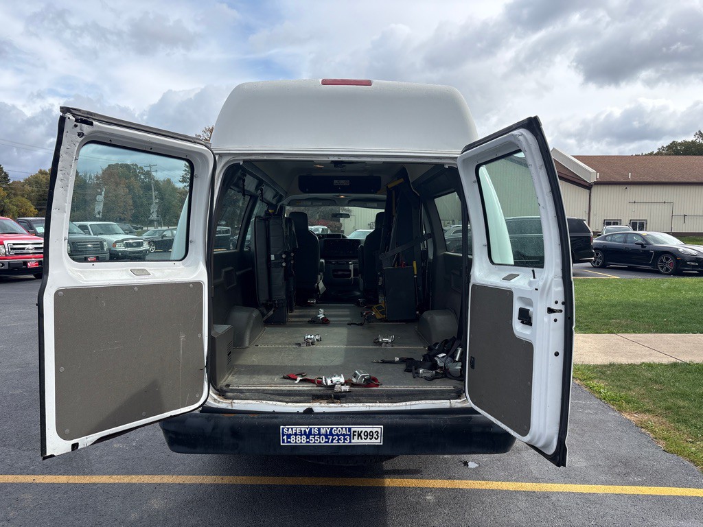 2013 Ford Econoline Image 12
