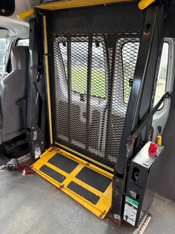 2013 Ford Econoline Image 14