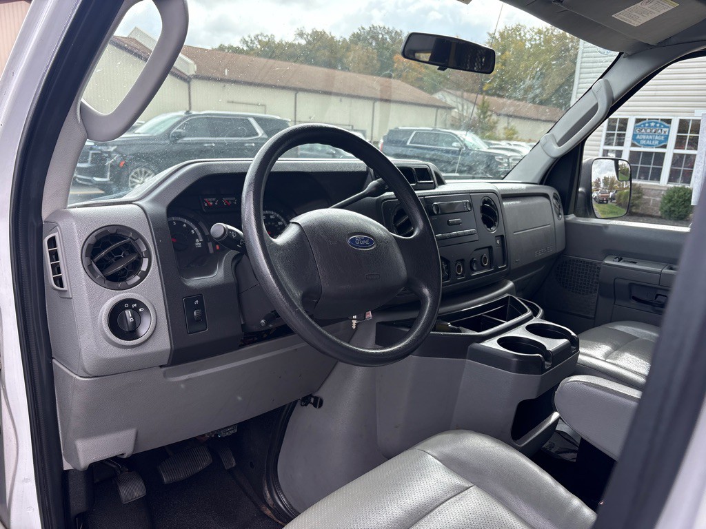 2013 Ford Econoline Image 15