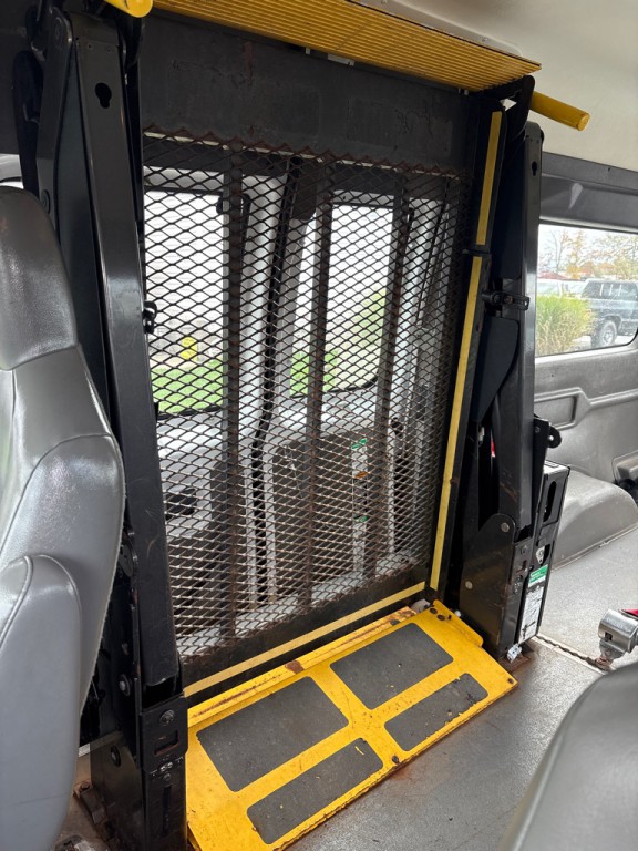 2013 Ford Econoline Image 22