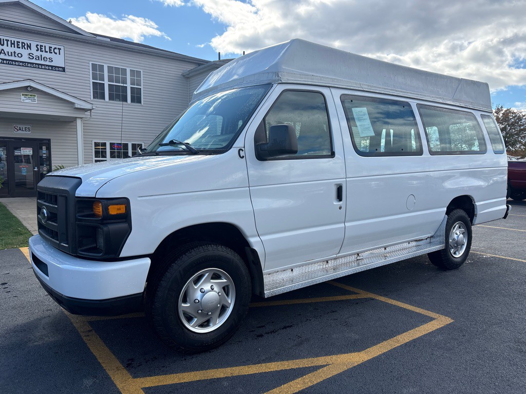 2013 Ford Econoline Image 2