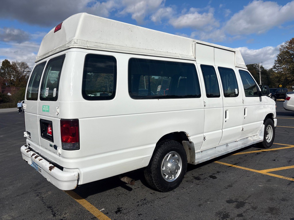 2013 Ford Econoline Image 6