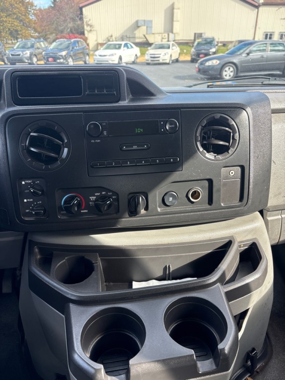 2013 Ford Econoline Image 20