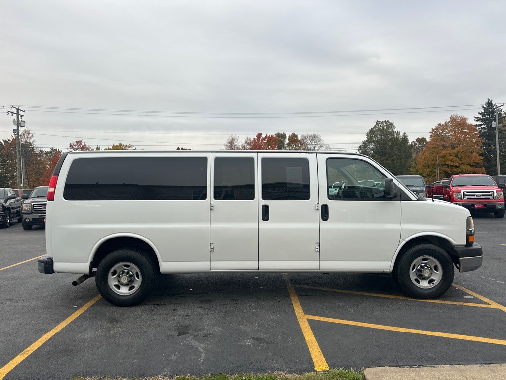 2013 Chevrolet Express Image 5