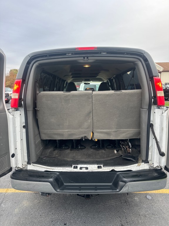 2013 Chevrolet Express Image 15