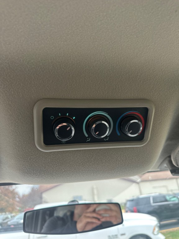 2013 Chevrolet Express Image 18