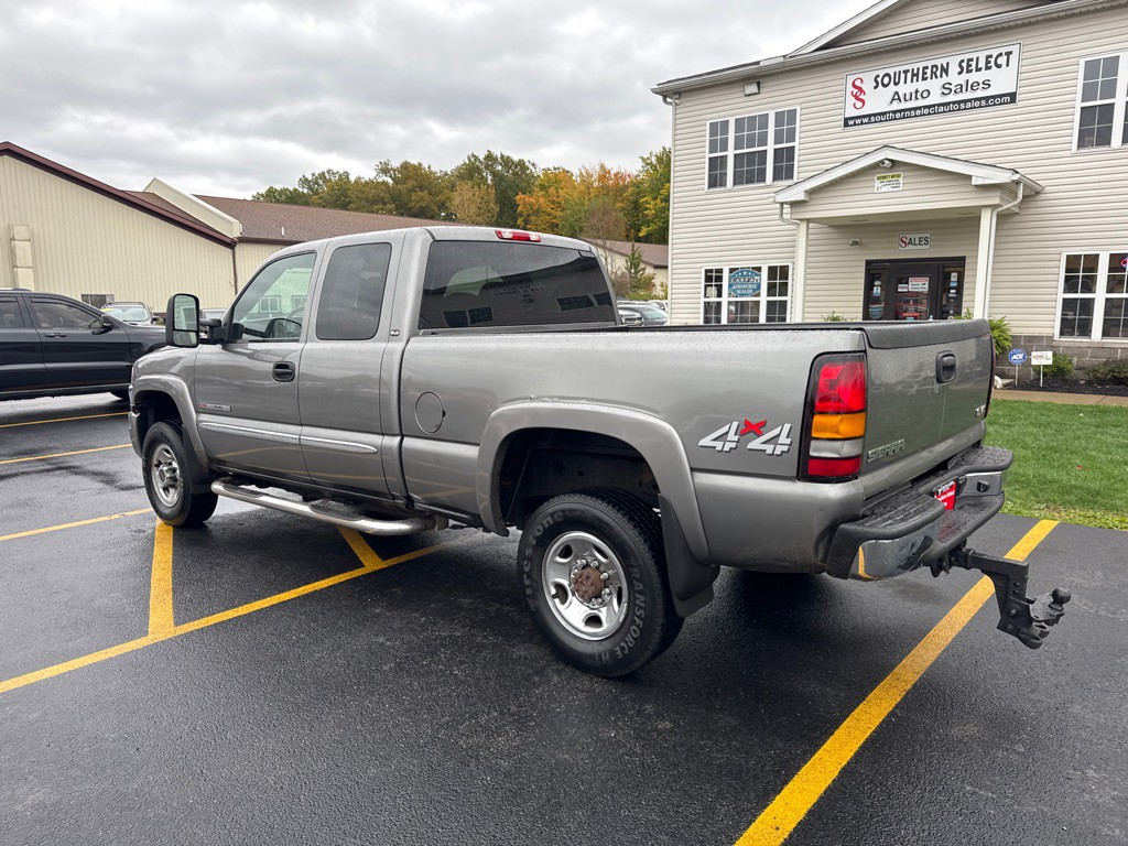 2006 GMC Sierra Image 8