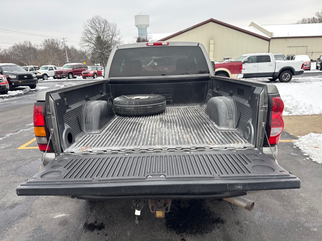 2006 GMC Sierra Image 8