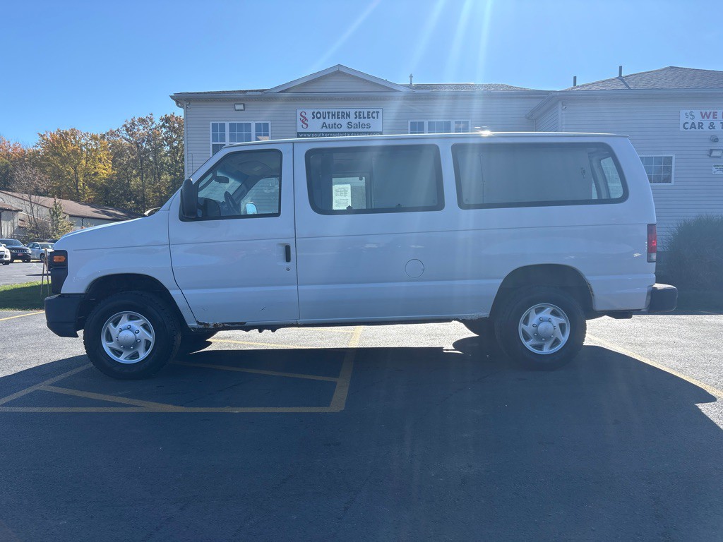 2012 Ford Econoline Image 1