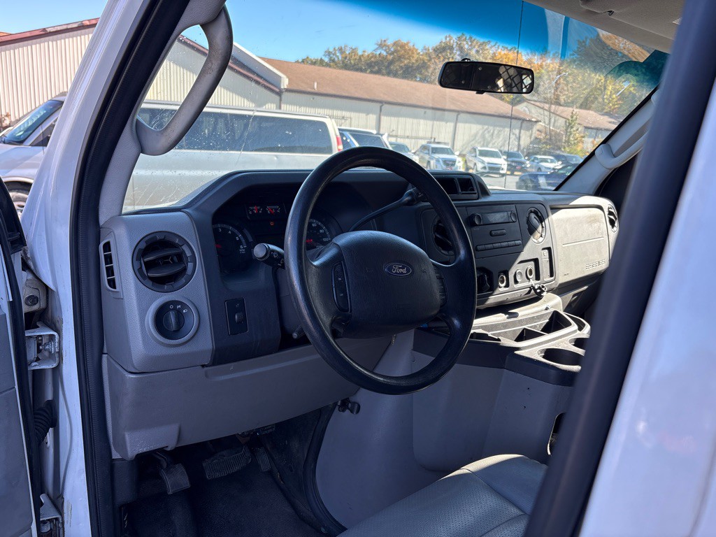 2012 Ford Econoline Image 15