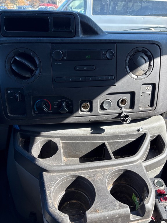 2012 Ford Econoline Image 17