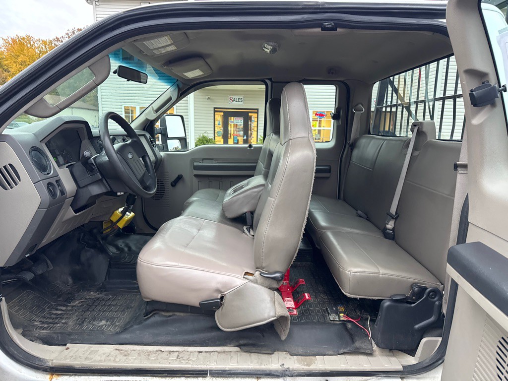 2008 Ford F-350 Image 12