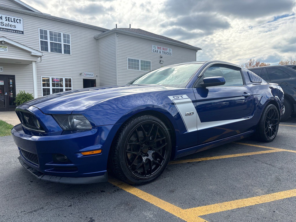 2013 Ford Mustang Image 2