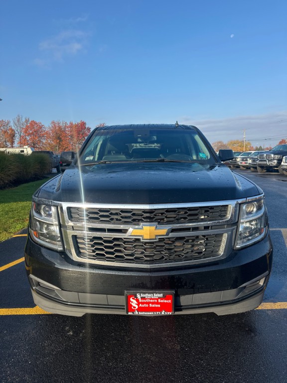 2015 Chevrolet Suburban Image 3